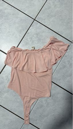 Summer Chic: Rose Bodysuit with Ruffle Detail, Size Small