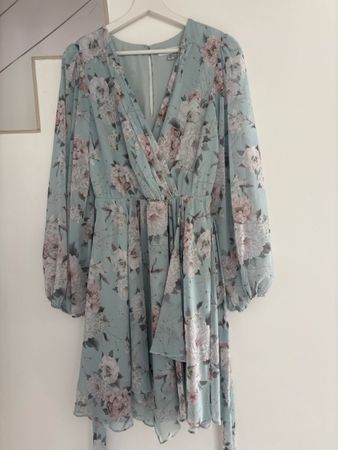 Wunderschönes zartes Sommerkleid