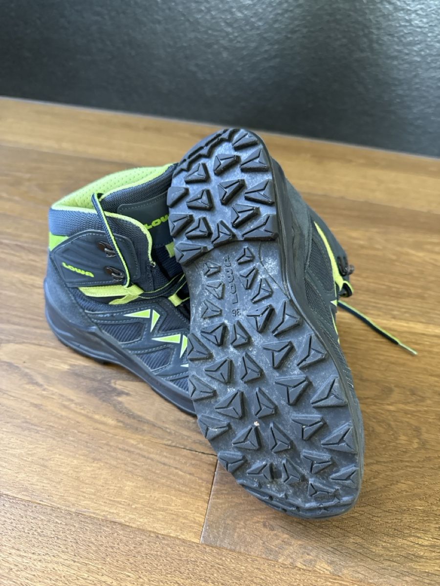 Lowa Chaussures garçon: Lowa Kinderwanderschuhe – D'occasion à Lyss par Auhalia 1