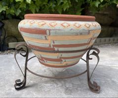Massiver Blumentopf aus Ton, retro, vintage
