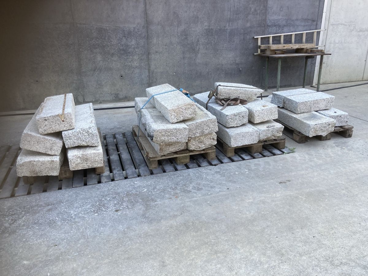 Scale: Div Granit Treppenstufen  – Usato da Uerkheim venduto da Dealer-4813 9