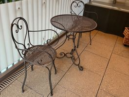 Elegante Bistro-Garnitur aus Metall – 2 Stühle & Rundtisch