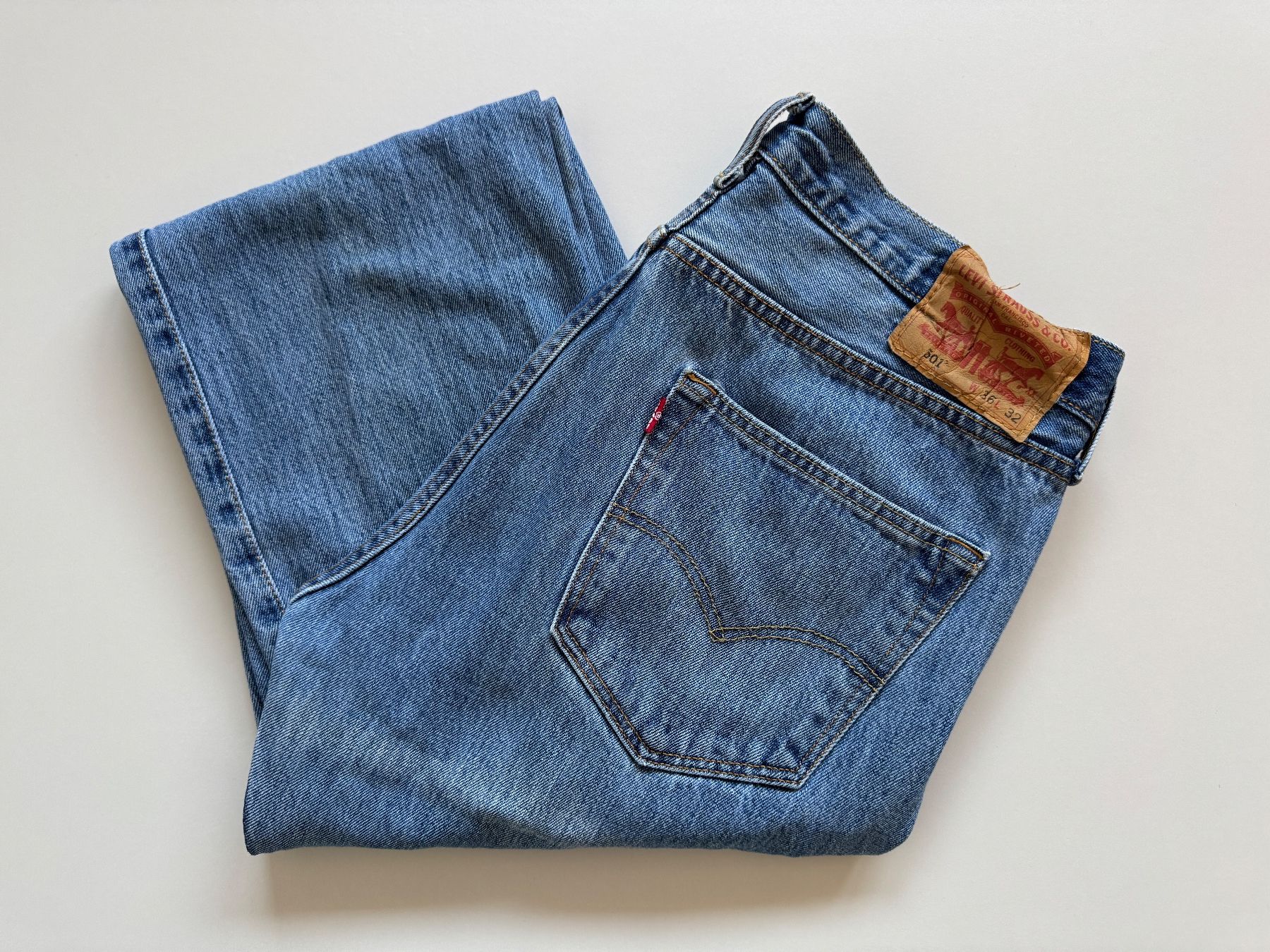 Levi's Jeans: Levis 501 denim W36 L32 – Usato da Neuchâtel venduto da _Easy_to_Find_