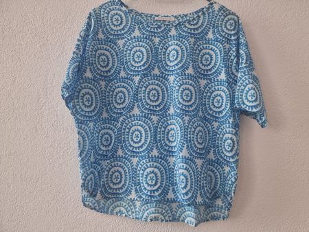 Damen Blouse- Shirt blau weiss Muster Grösse XS/S neuwertig