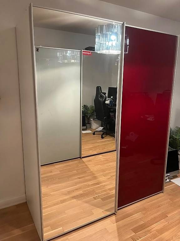 Schränke: Pfister Kleiderschrank  – Gebraucht aus Kloten von lauraamonicaa