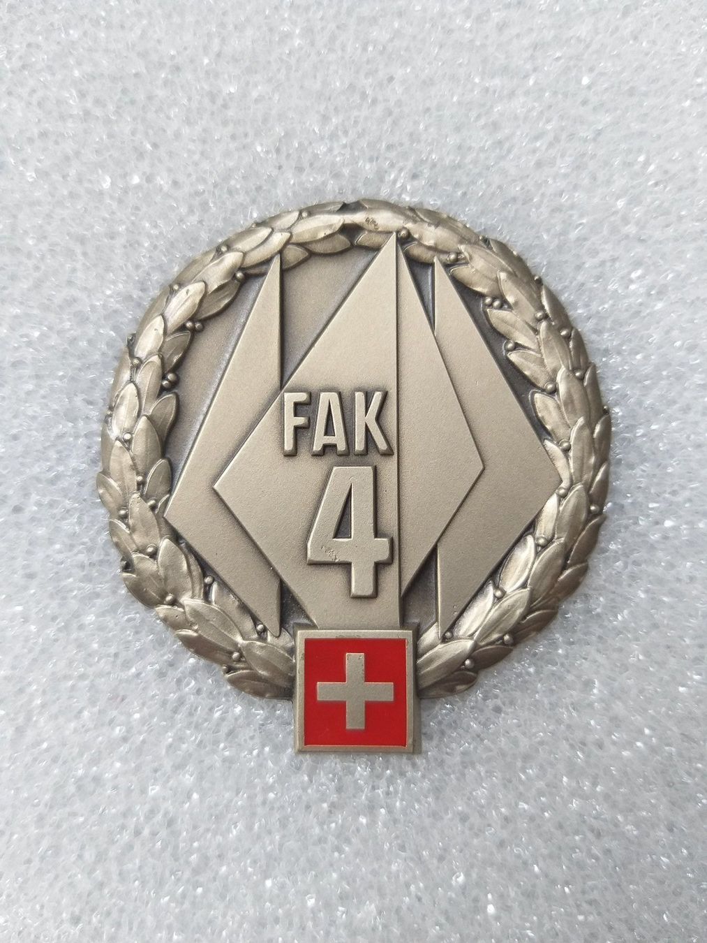 Placchette & Badge: Béretemblem Feldarmeekorps 4 Variante 2 – Nuovo (secondo la descrizione) da Bauma venduto da SwissMilitaria