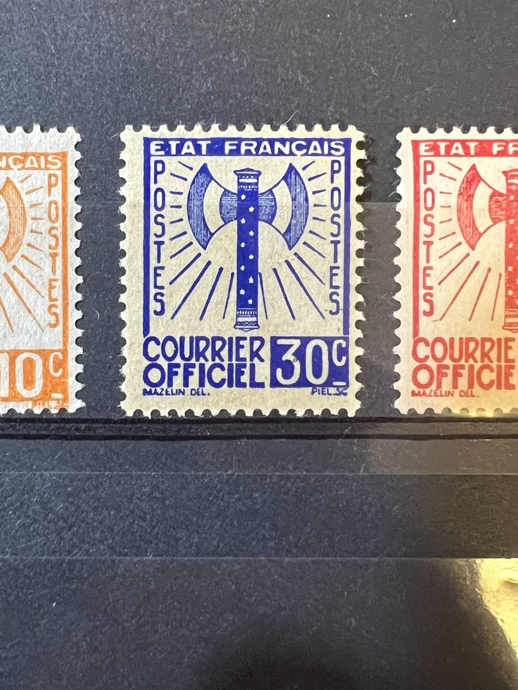 Tous les timbres: 6 Francisques Timbres de Service 1943 – D'occasion à Lausanne par ffhoud 2