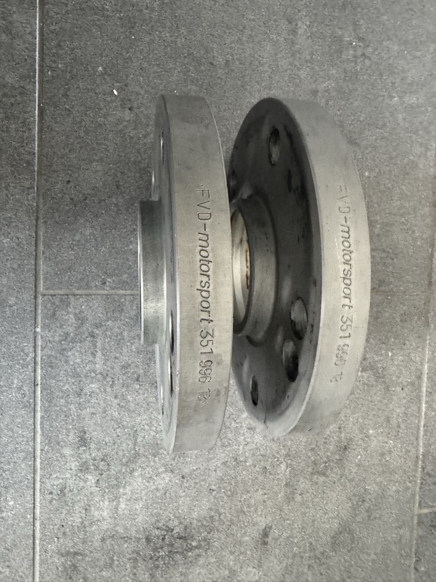 Porsche Tutti pezzi di ricambio auto: 2 entretoise de roue Porsche – Usato da Neuchâtel venduto da CP-AUTOS 2