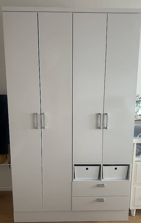 Armadi: Kleiderschrank – Usato da Bern venduto da Katja_We