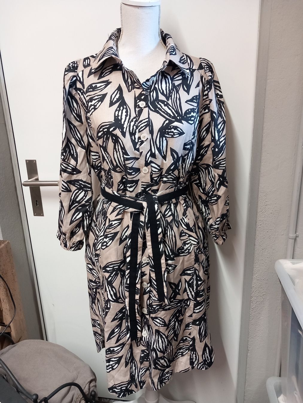 Kleider: Eve in Paradise Leinenkleid Gr.38, Muster – Gebraucht aus Gwatt (Thun) von umwelt-brocki