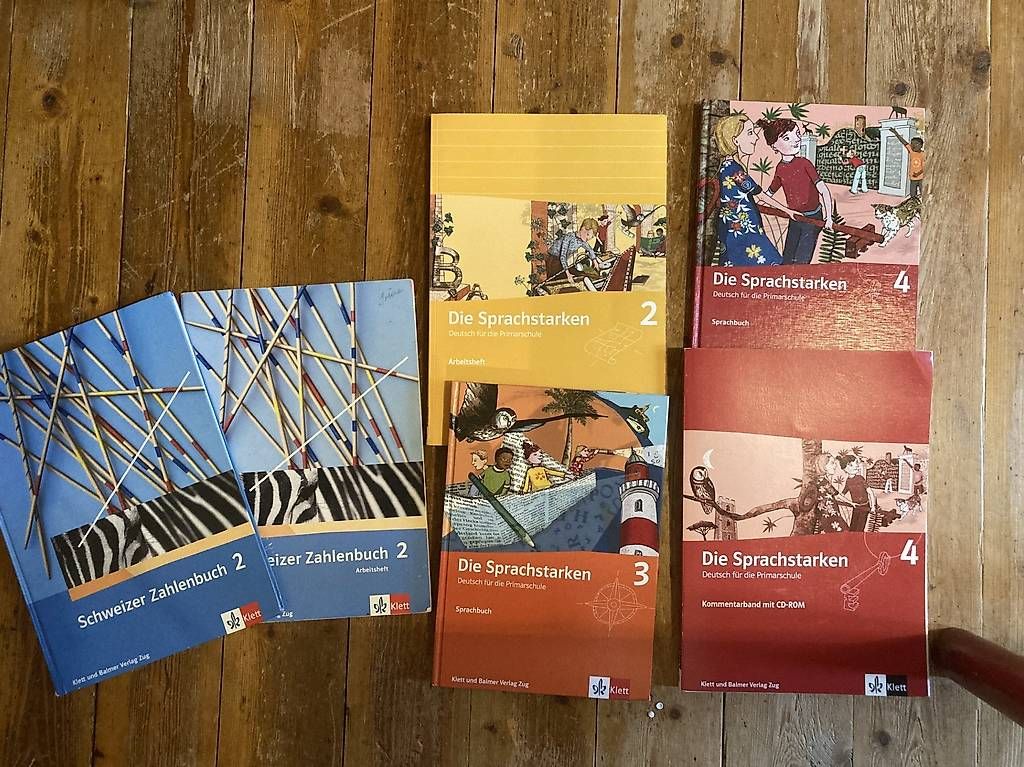 Libri: Lehrmittel: Sprachstarken und Schweizer Zahlenbuch – Usato da Schmiedrued venduto da Giorda