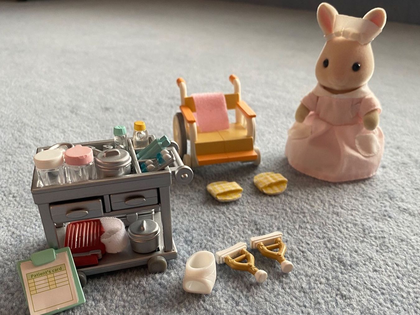 Sylvanian families Giocattoli: Sylvanian Families - Krankenschwester Set – Usato da Russikon venduto da Barolo17