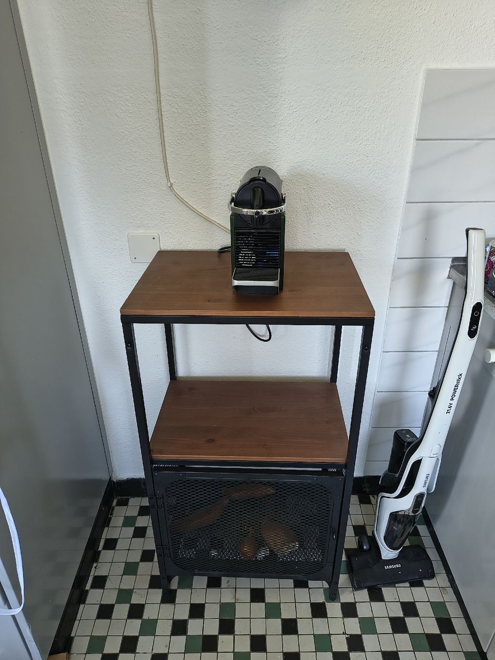 Ikea Tavoli: Coffee Side Table with Shelves – Usato da Dübendorf venduto da jai_g72w