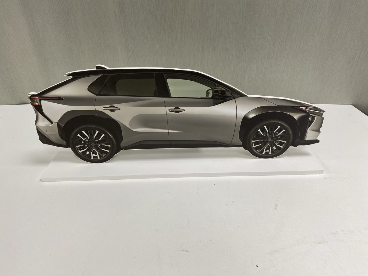 Toyota Modellini d'auto: Aufstellen Toyota BZ4X – Usato da Hägglingen venduto da kar_v9qf 4