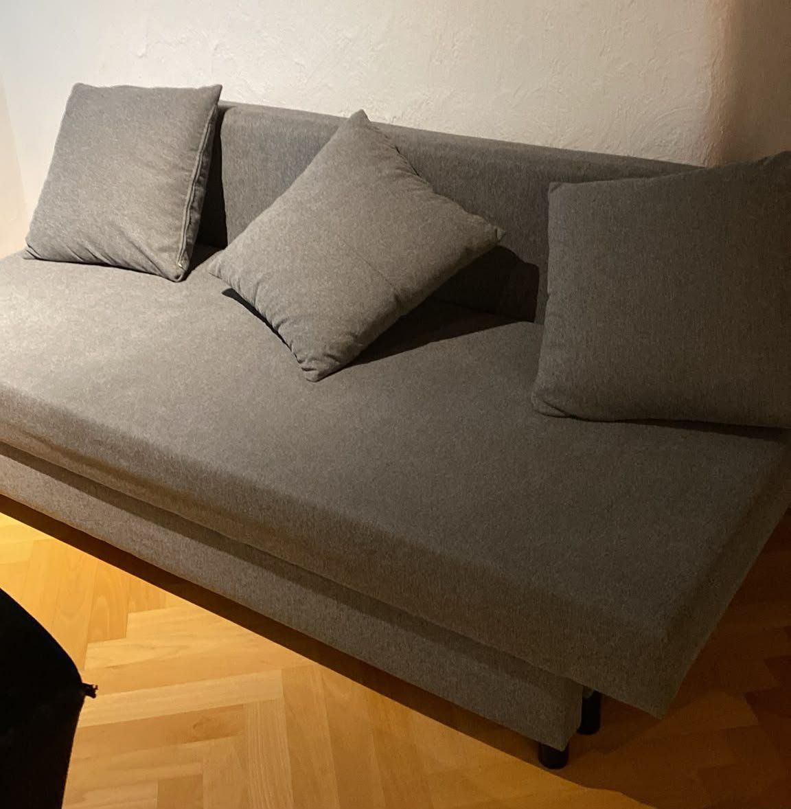 Schlafsofa grau ausklappbar gebraucht in gutem Zustand (Gebraucht) in Dällikon für CHF 1 – nur Abholung auf Ricardo kaufen