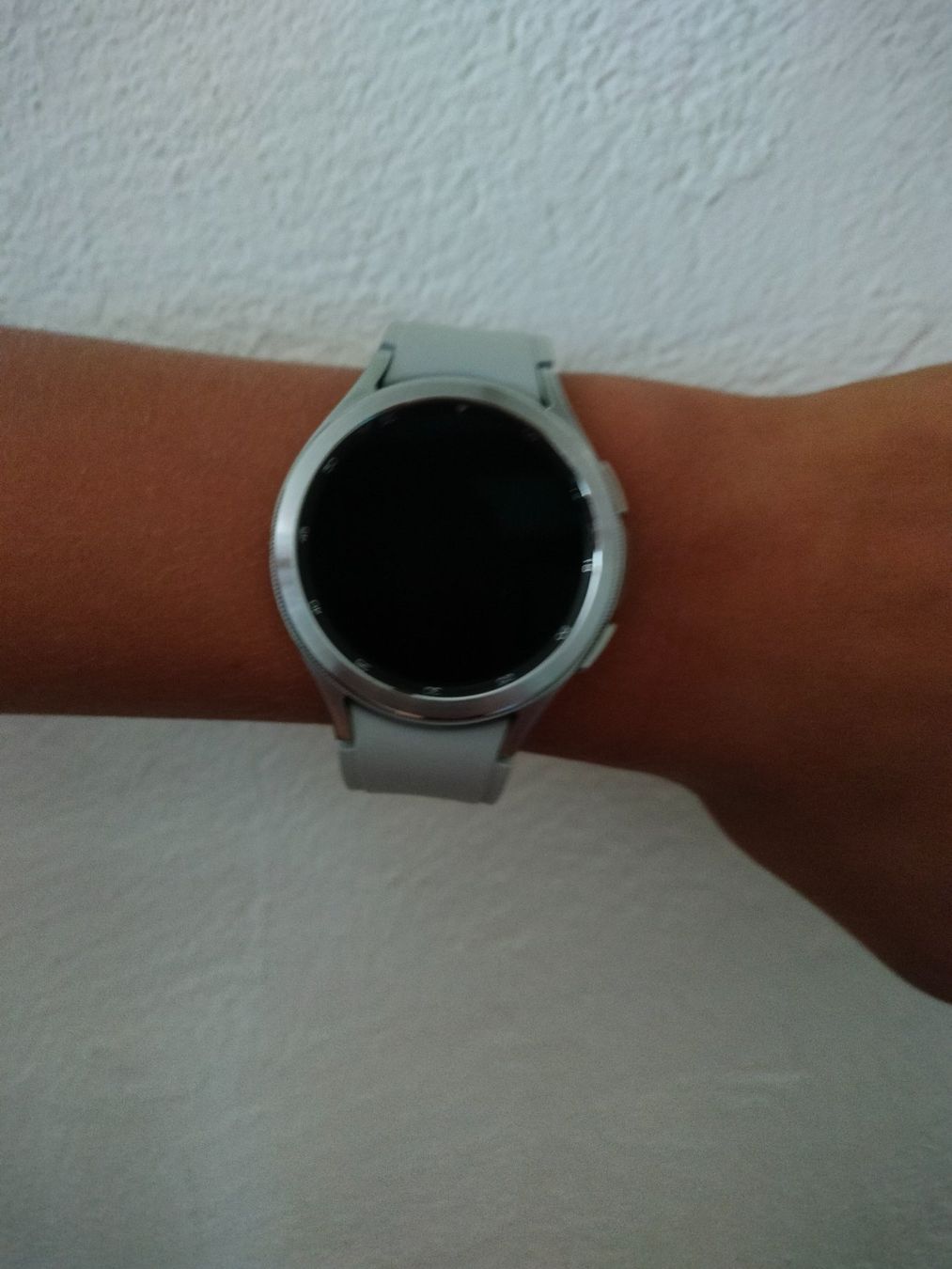 Samsung Smartwatch: Samsung Galaxy Watch4 classic – Nuovo (secondo la descrizione) da Dättlikon venduto da Meierbande 1