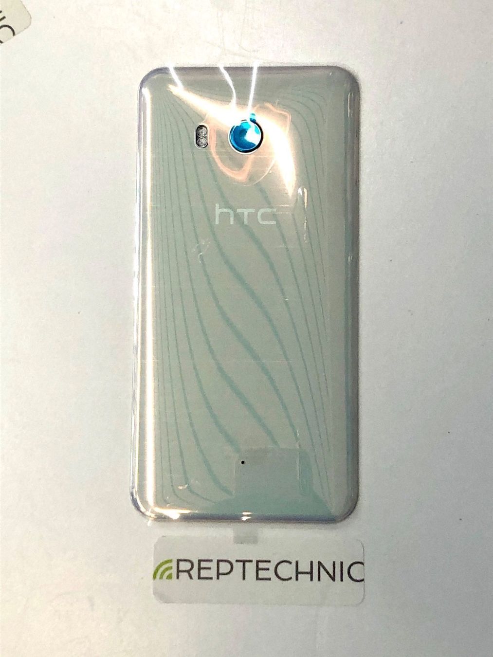 HTC Telefoni cellulari / Smartphones: HTC U11 Akkudeckel Weiss – Nuovo e nell'imballaggio originale da bern venduto da reptechnic