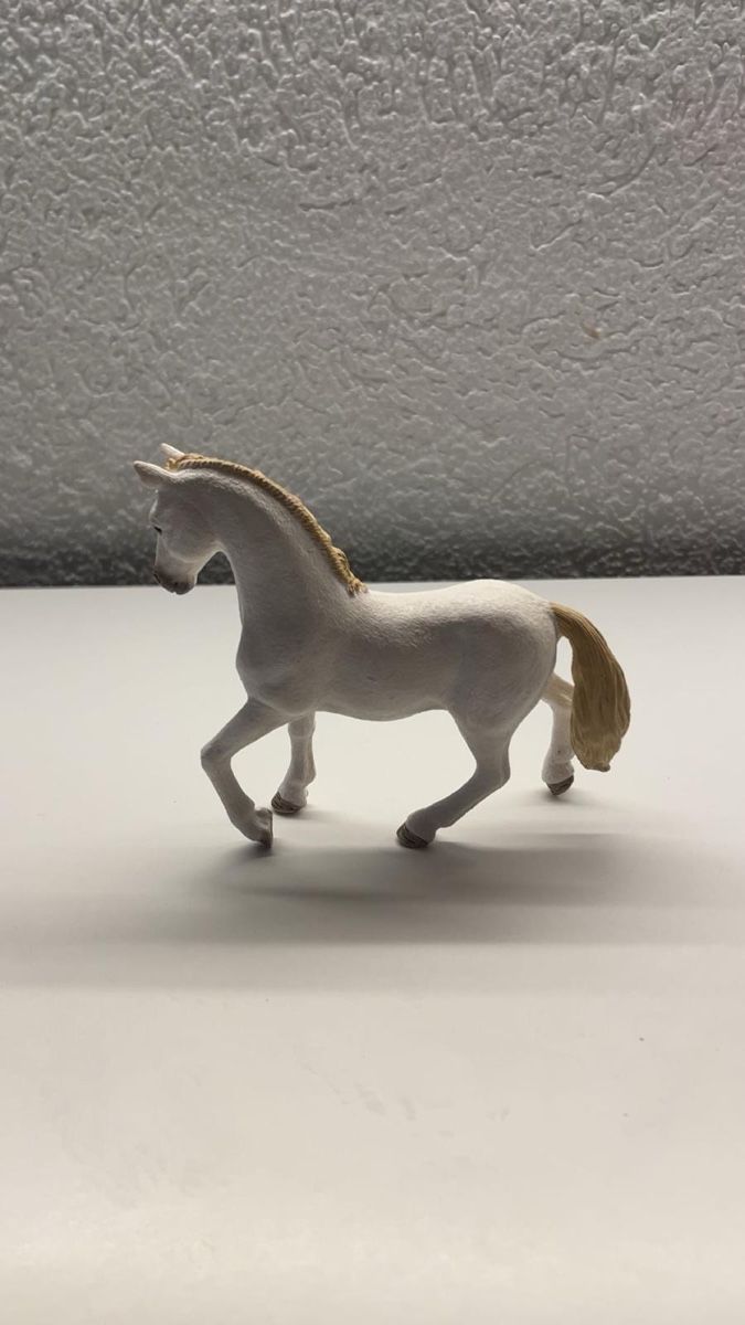 Schleich Jouets: Cheval shleish pas cher !!!!  – D'occasion à Avenches par Rose-rose 2