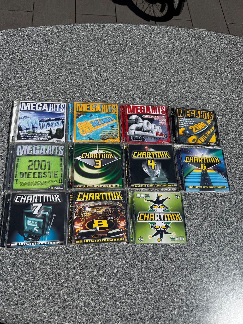CDs: 22 CDs MegaHits und Chartmix – Neu (gemäss Beschreibung) aus Schaffhausen von 1963CD