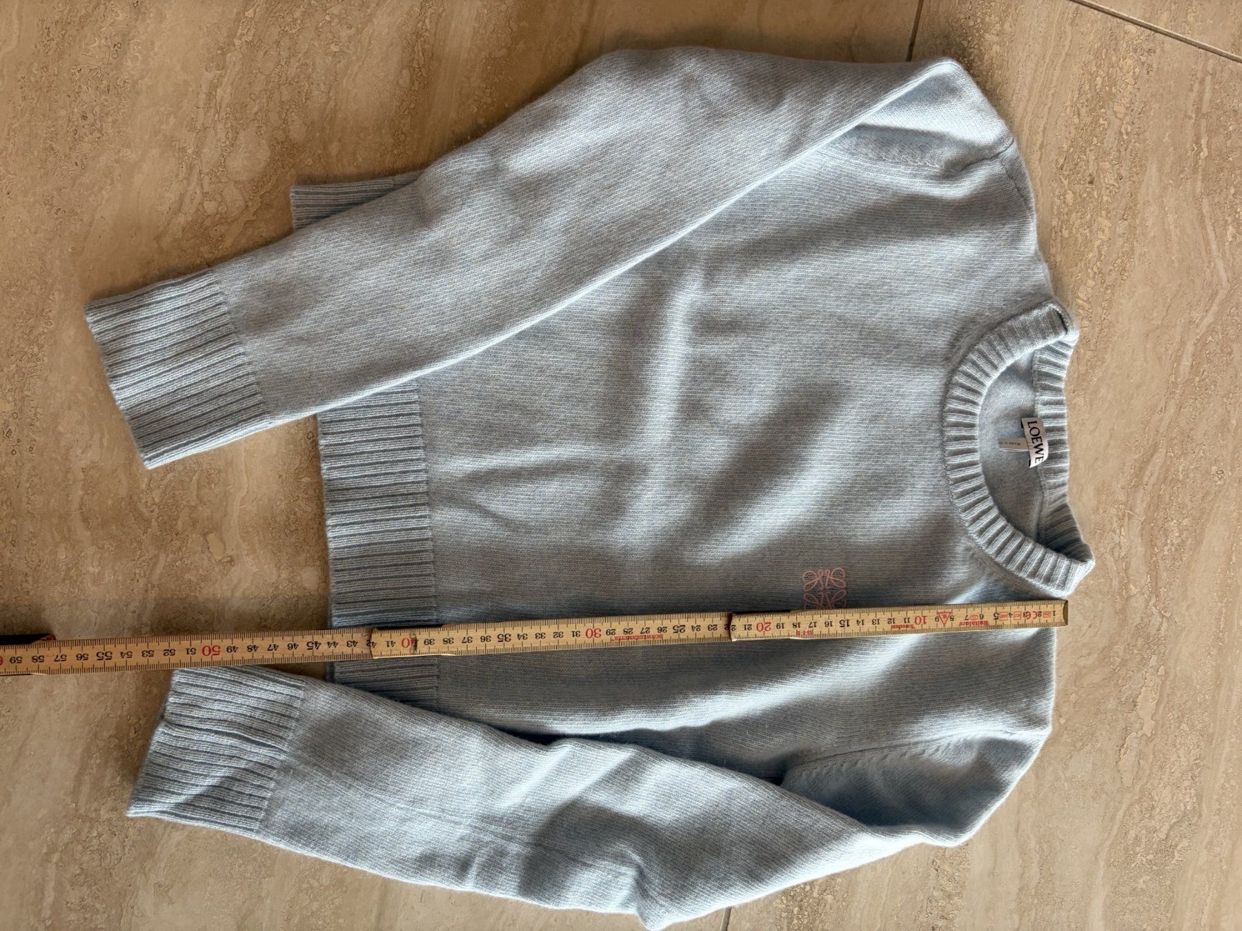Loewe Pulls & Sweat-shirts: Loewe Pullover Anagram Hellblau Cropped Wolle – D'occasion à Kreuzlingen par Jea_luxe 1