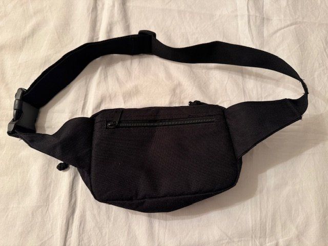 Taschen: BAUCHTASCHE - UMHÄNGETASCHE - X-ZESS – Gebraucht aus Honau von sainj 1