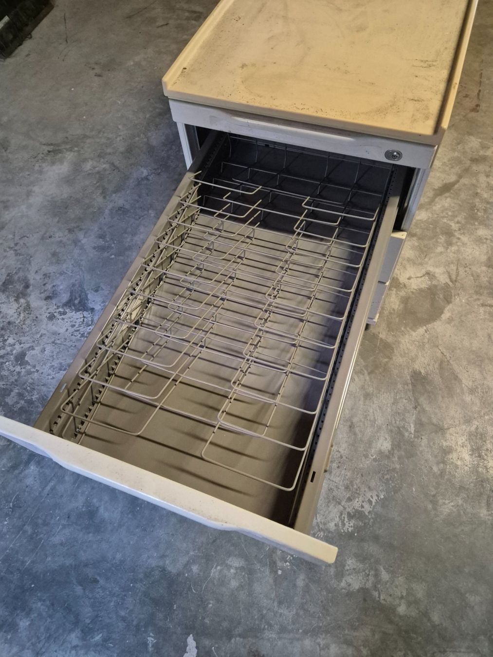 Armoires: Büro Schubladenschrank – D'occasion à Aeschau par Johann.W 2
