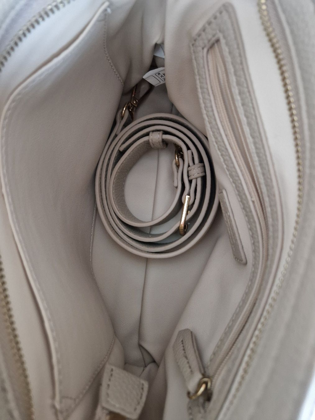 Taschen für Damen: Valentino Damen Handtasche – Neu und originalverpackt aus Möhlin von Oguen92 1