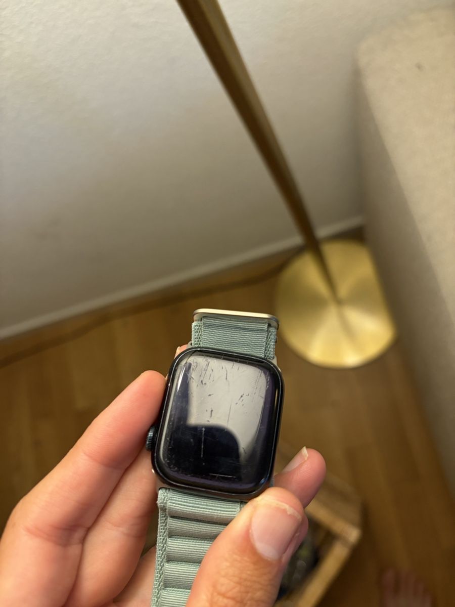 Apple Smartwatch: Apple Watch Series 8 41mm – Usato da Zürich venduto da von_sj9s 9