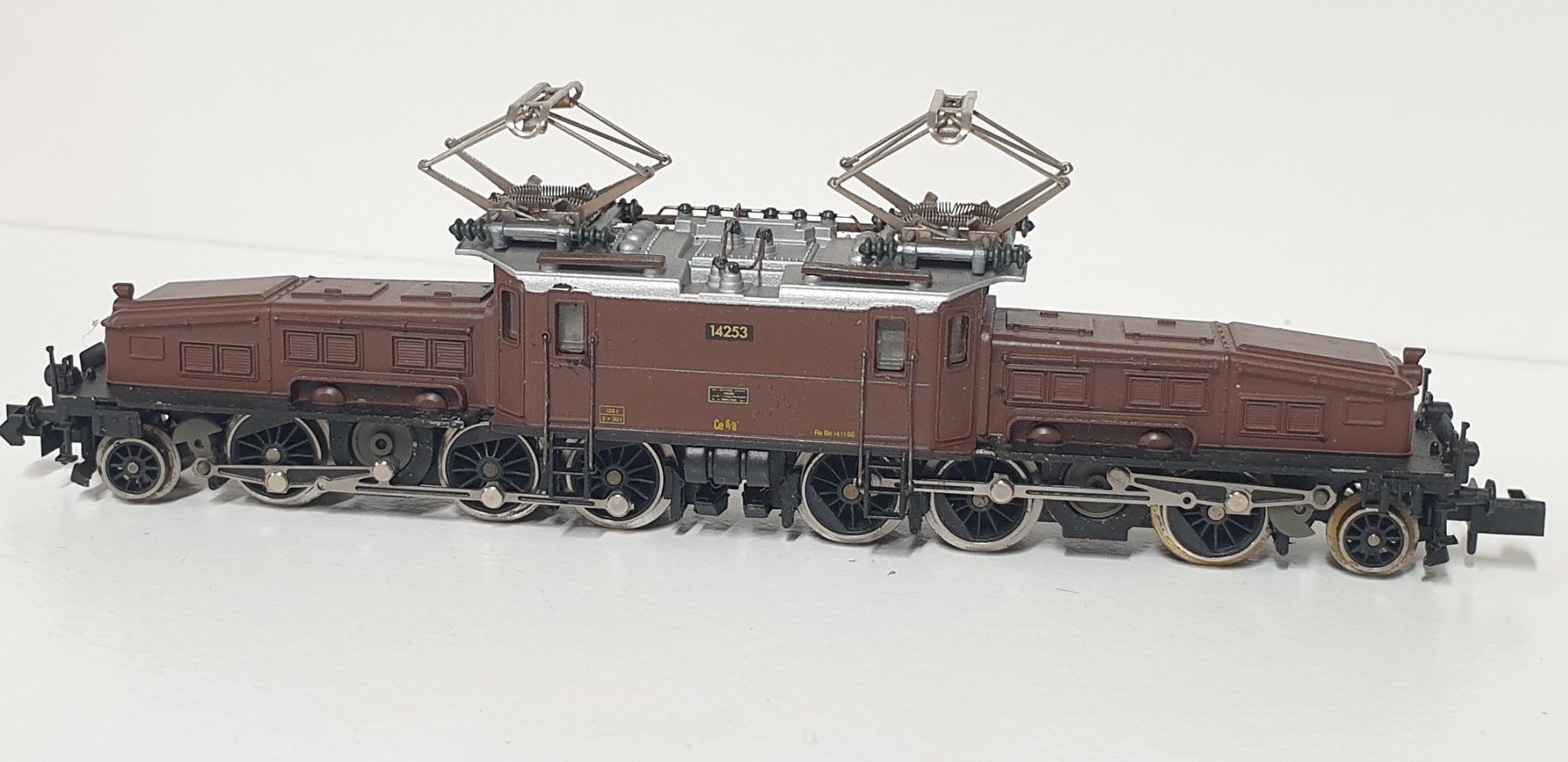Arnold Modelleisenbahnen: Arnold  Spur N SBB Krokodil 2468 – Gebraucht aus Neuenhof von ludovicco 1