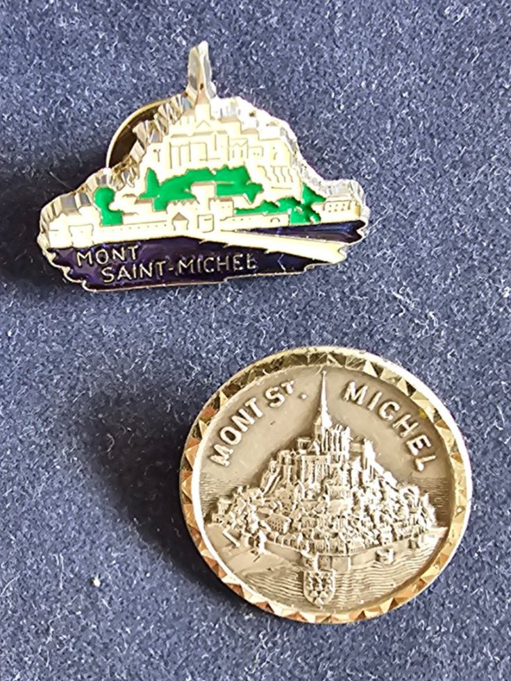 Placchette & Badge: 2 Pin-Set Mont St Michel – Nuovo (secondo la descrizione) da St Gallen venduto da golov80 1