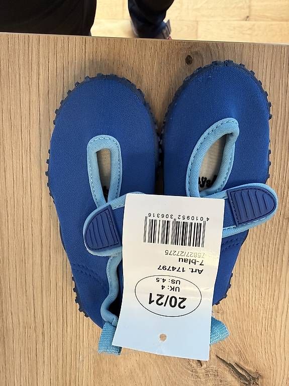 Schuhe für Jungen: Badeschuhe in Grösse 20/21 – Gebraucht aus Stettfurt von Annili87