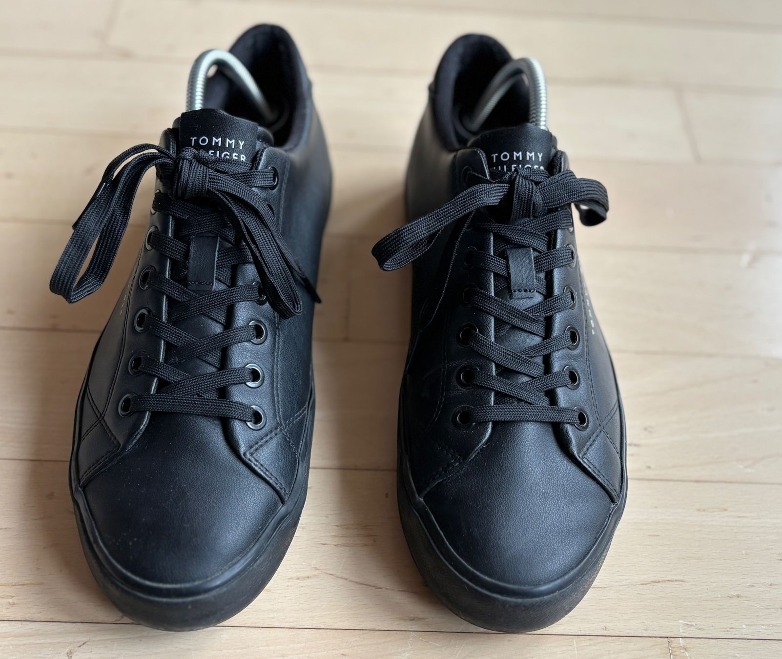 Tommy Hilfiger Scarpe da donna: Sneakers: Tommy Hilfiger (40) – Usato da Lausanne venduto da ValeMerky 1