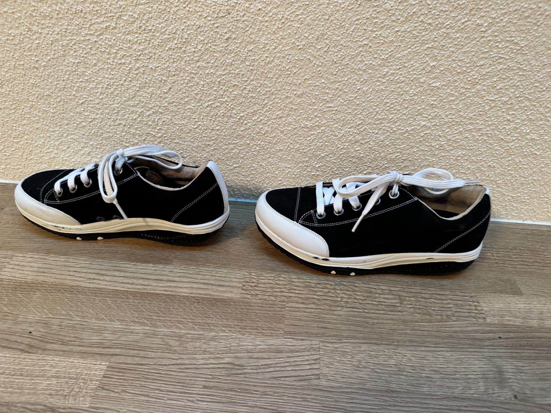 Skechers Scarpe da donna: Sketchers - Shape-ups sneakers – Nuovo (secondo la descrizione) da Zürich venduto da odi_ldv8 1