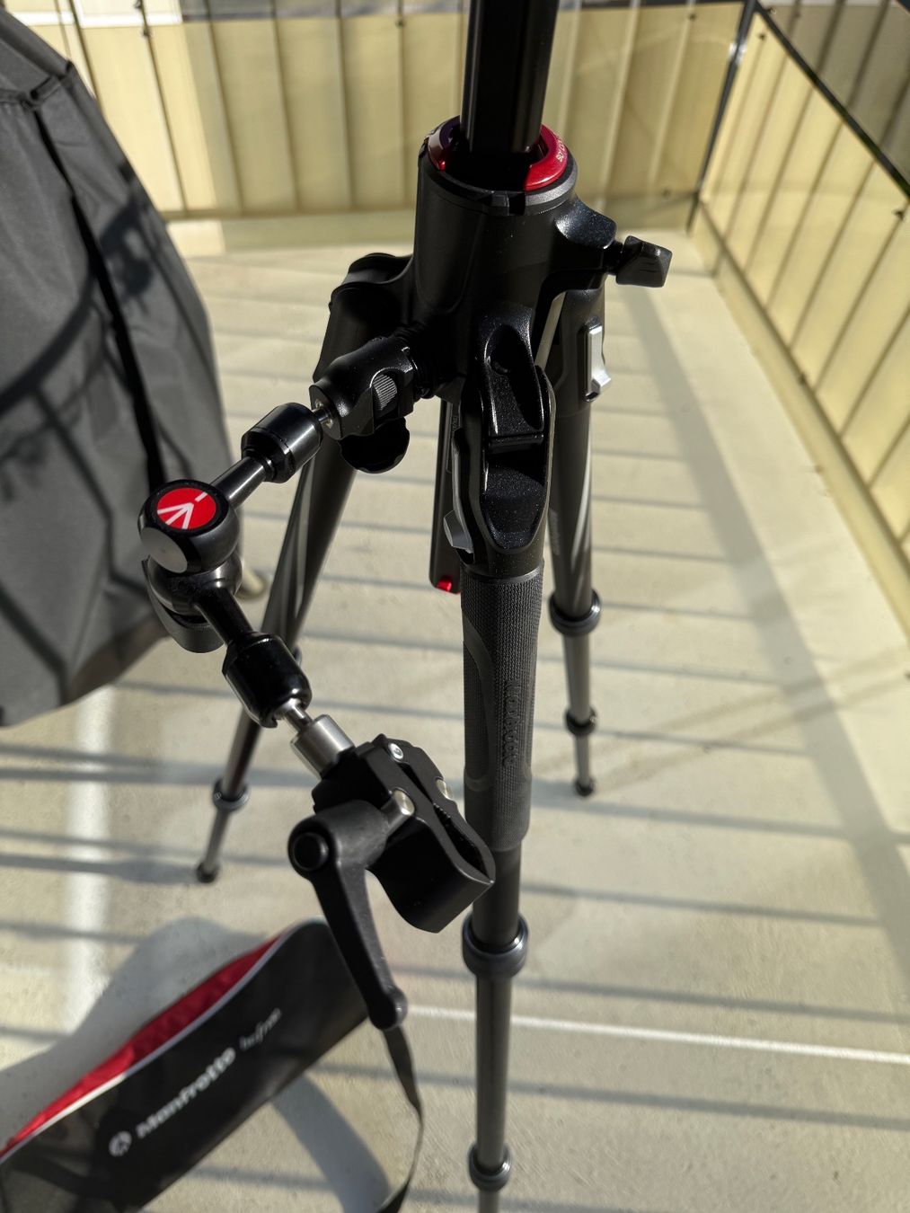 Manfrotto Treppiedi & Teste: Manfrotto Befree GT XPRO Aluminum Camera Tripod – Usato da Bülach venduto da cod_5wmp 3