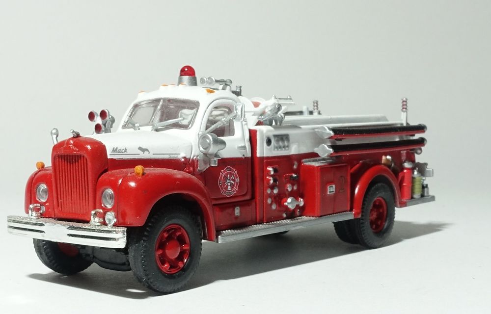 Athearn 1:87 Feuerwehr USA Ford C Löscharm