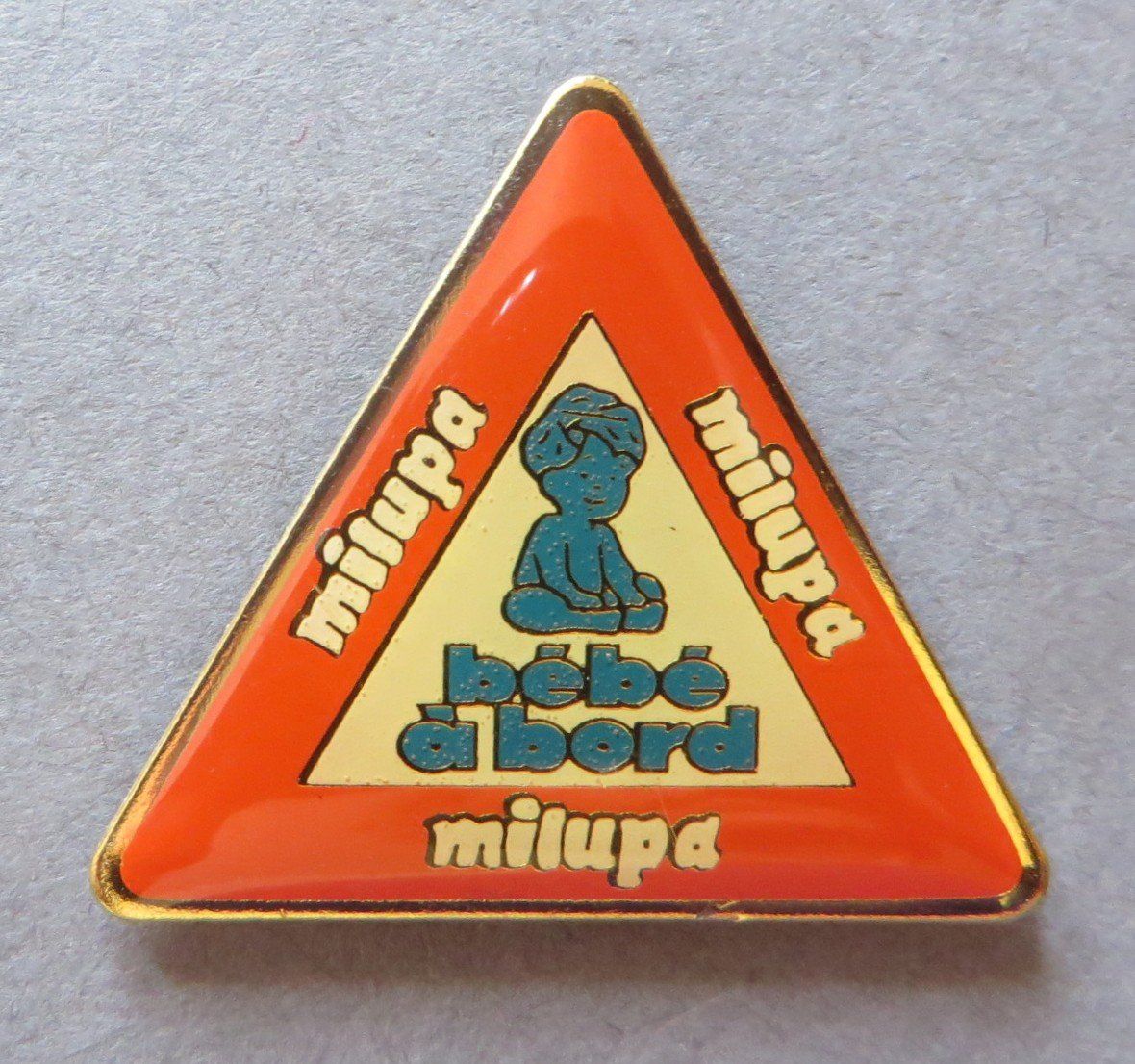 Placchette & Badge: PIN, MILUPA VORSICHT BÉBÉ À BORD – Usato da Neuhausen venduto da luckimucki