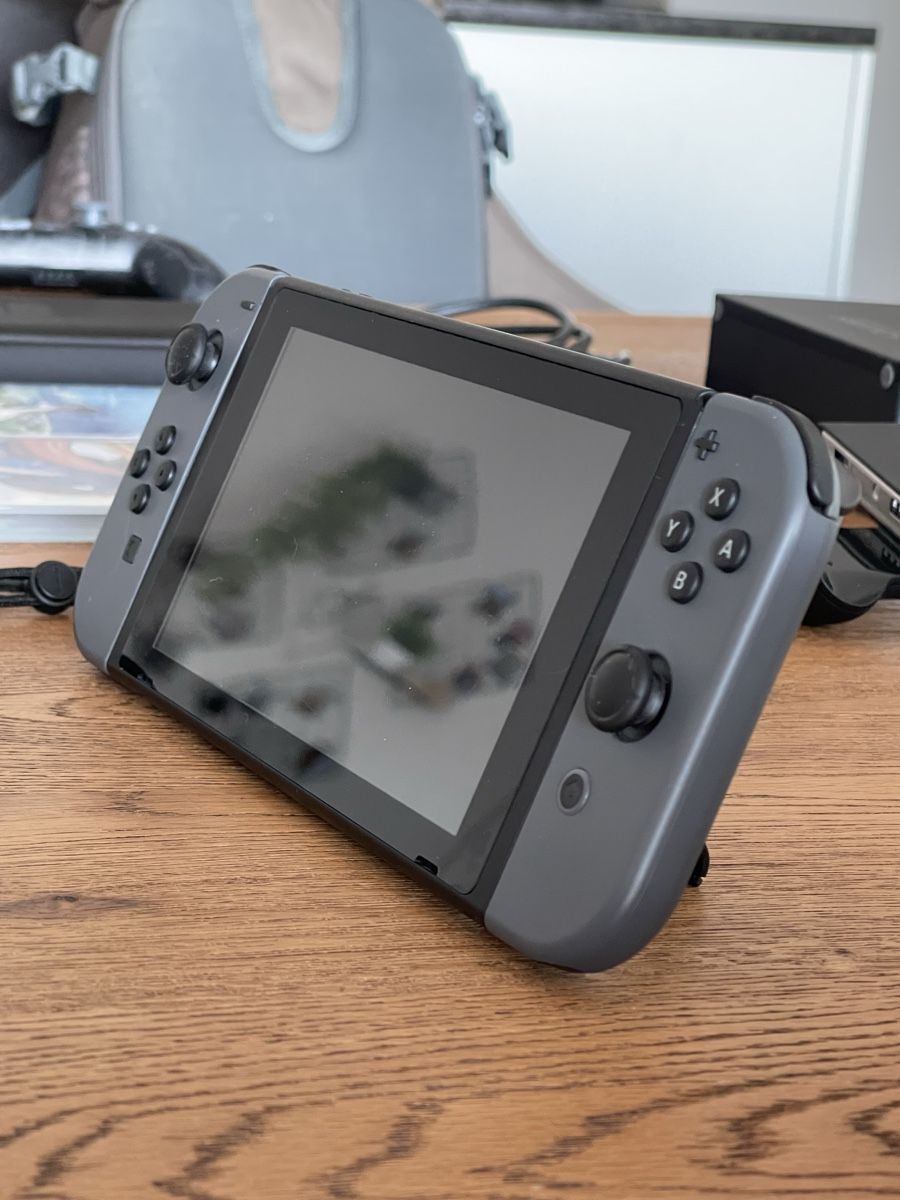 Nintendo Console: Nintendo Switch Set in guter Qualiät – Usato da Waltenschwil venduto da zigi1337 2