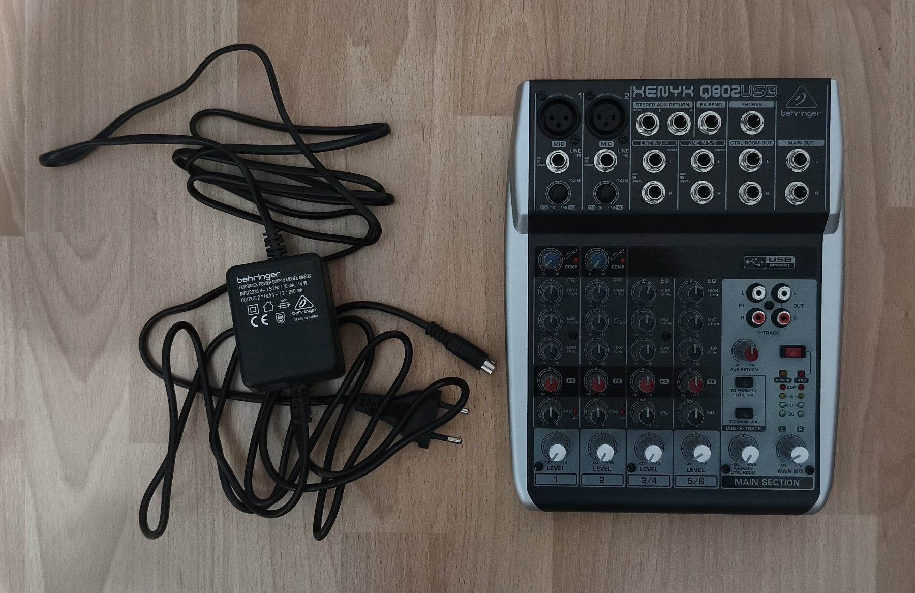 Behringer Console di mixaggio: Behringer Xenyx Q802USB – Usato da Cheyres venduto da Alex60