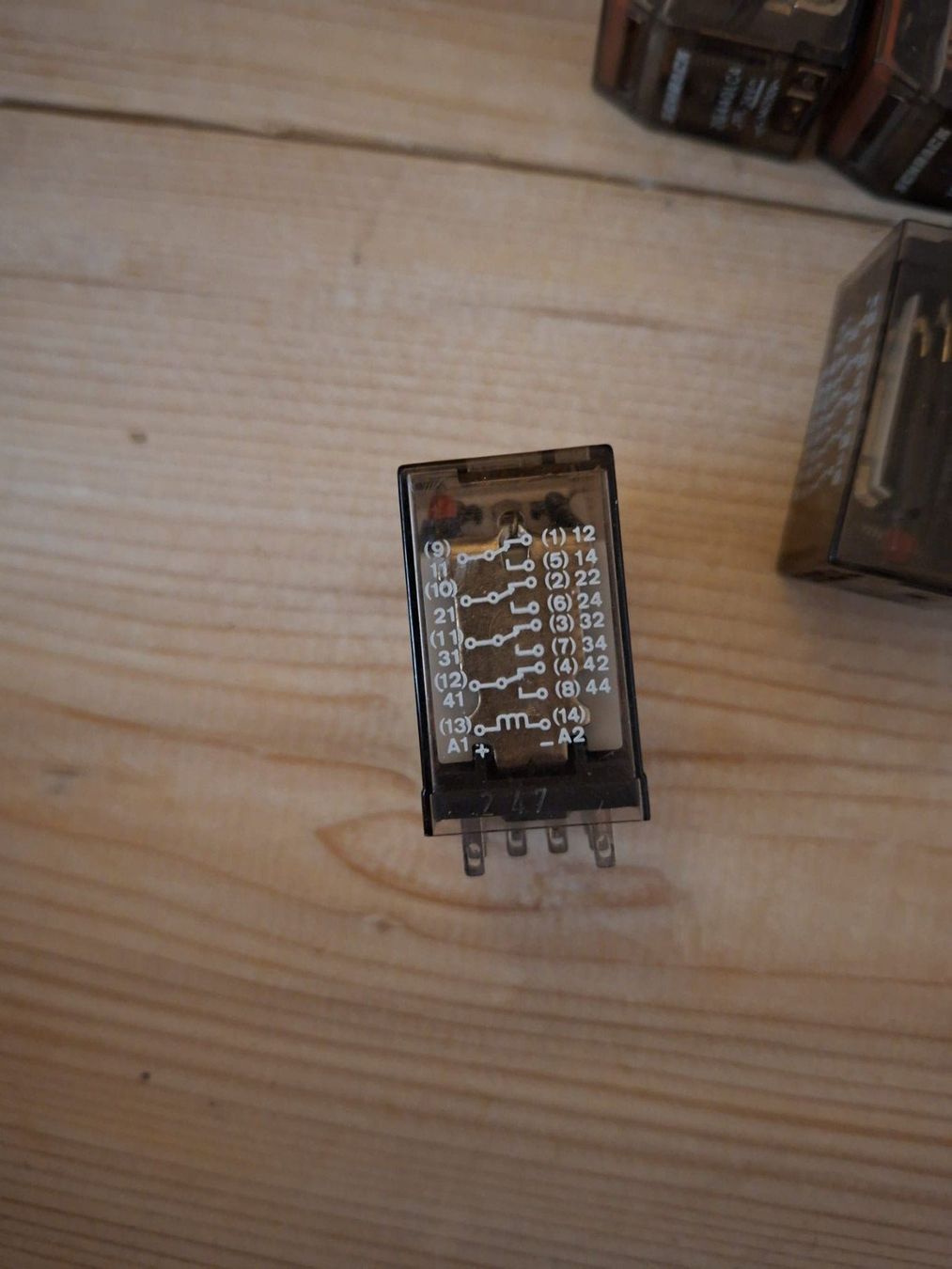 Elektronikbauteile: Diverse Steckrelais 24V – Gebraucht aus Emmenmatt von BitHeater 2