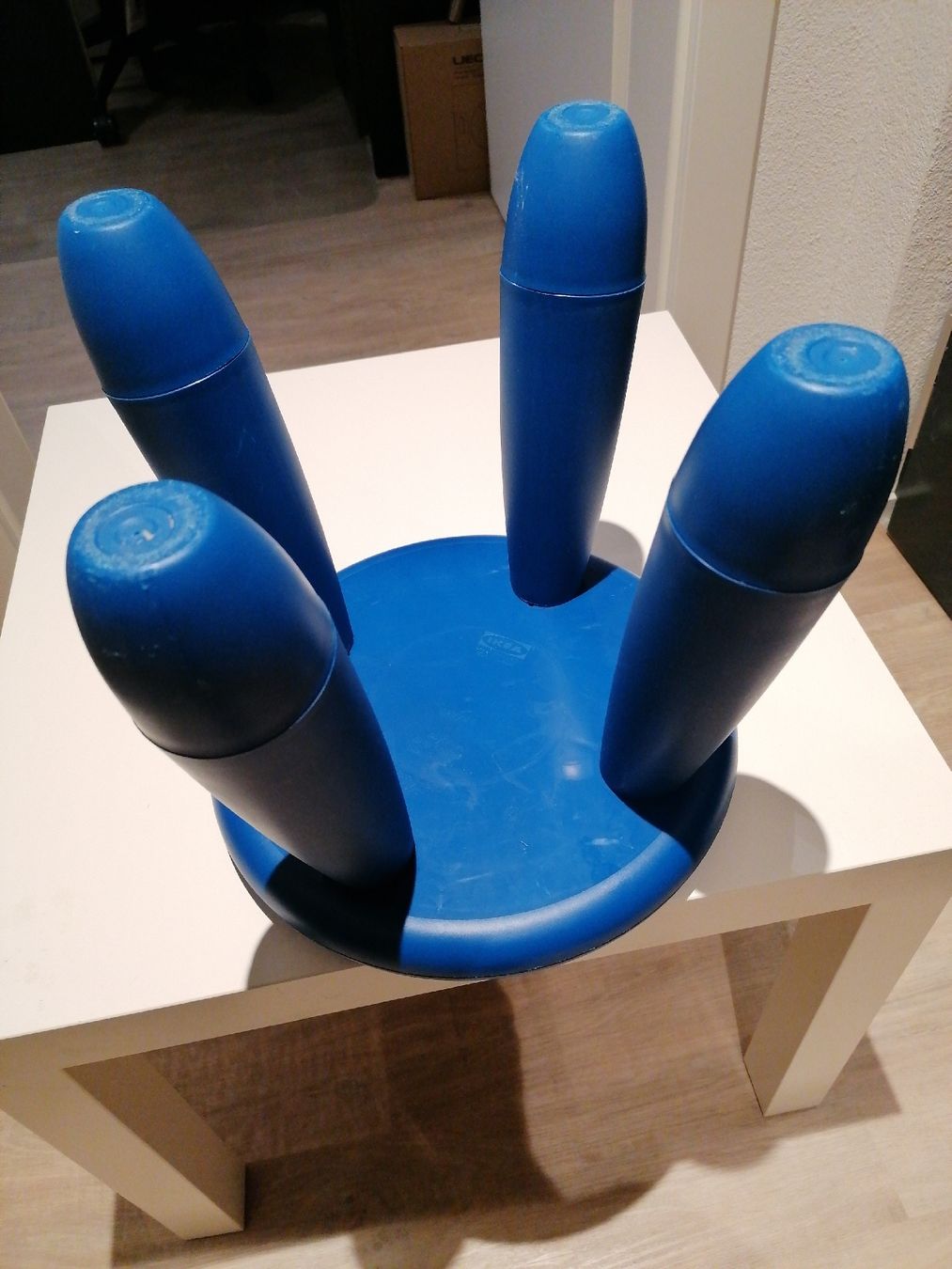 Tische: IKEA MAMMUT Stuhl und LACK Tisch – Gebraucht aus Egolzwil von mobiledeluxe 1