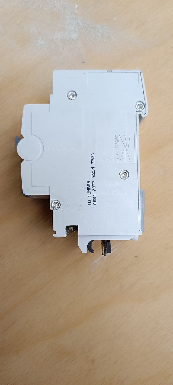 Hager Alimentazione elettrica: 13A/30 mA FILS gebraucht – Usato da Bonstetten venduto da Promix1 2