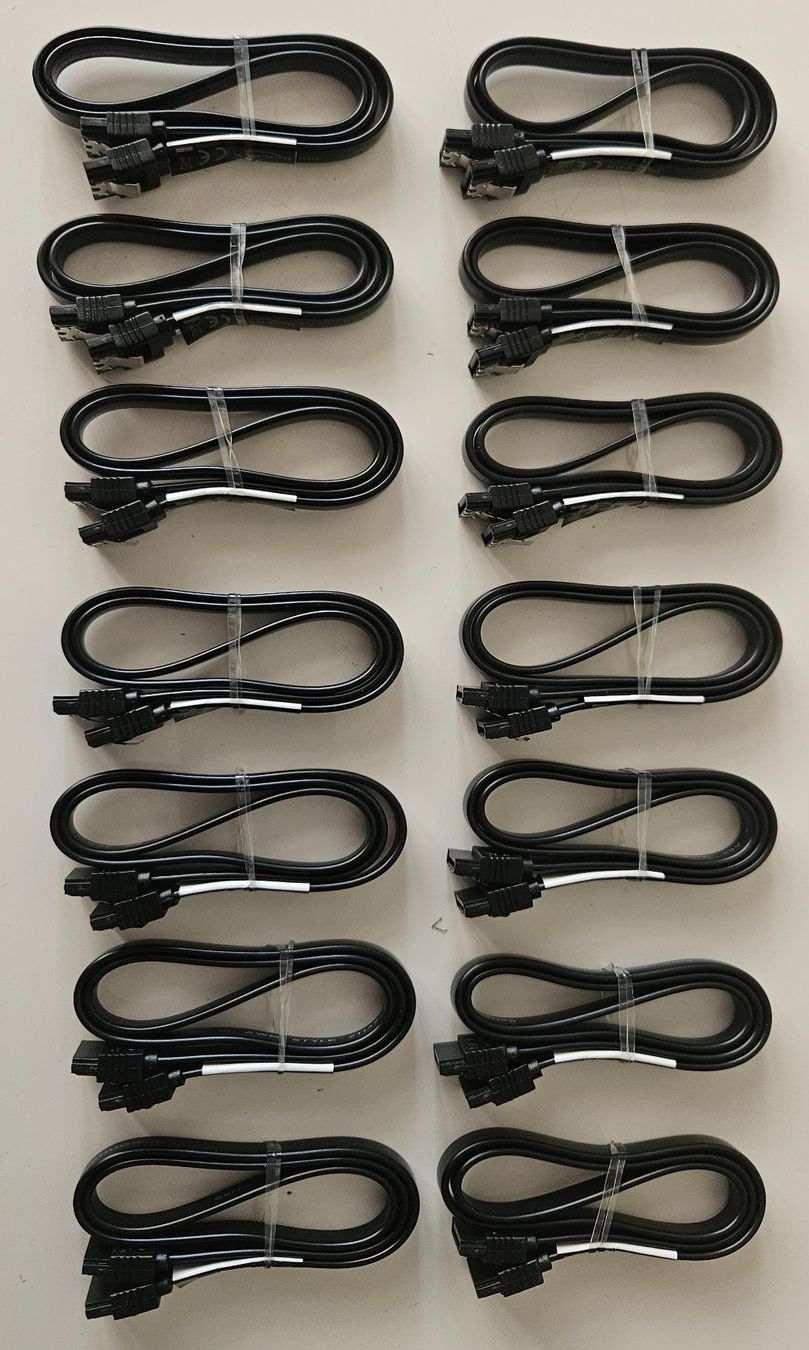 Kabel: Set 14x SATA Schwarz Noir Delock – Neu und originalverpackt aus Lausanne von FamilleCool