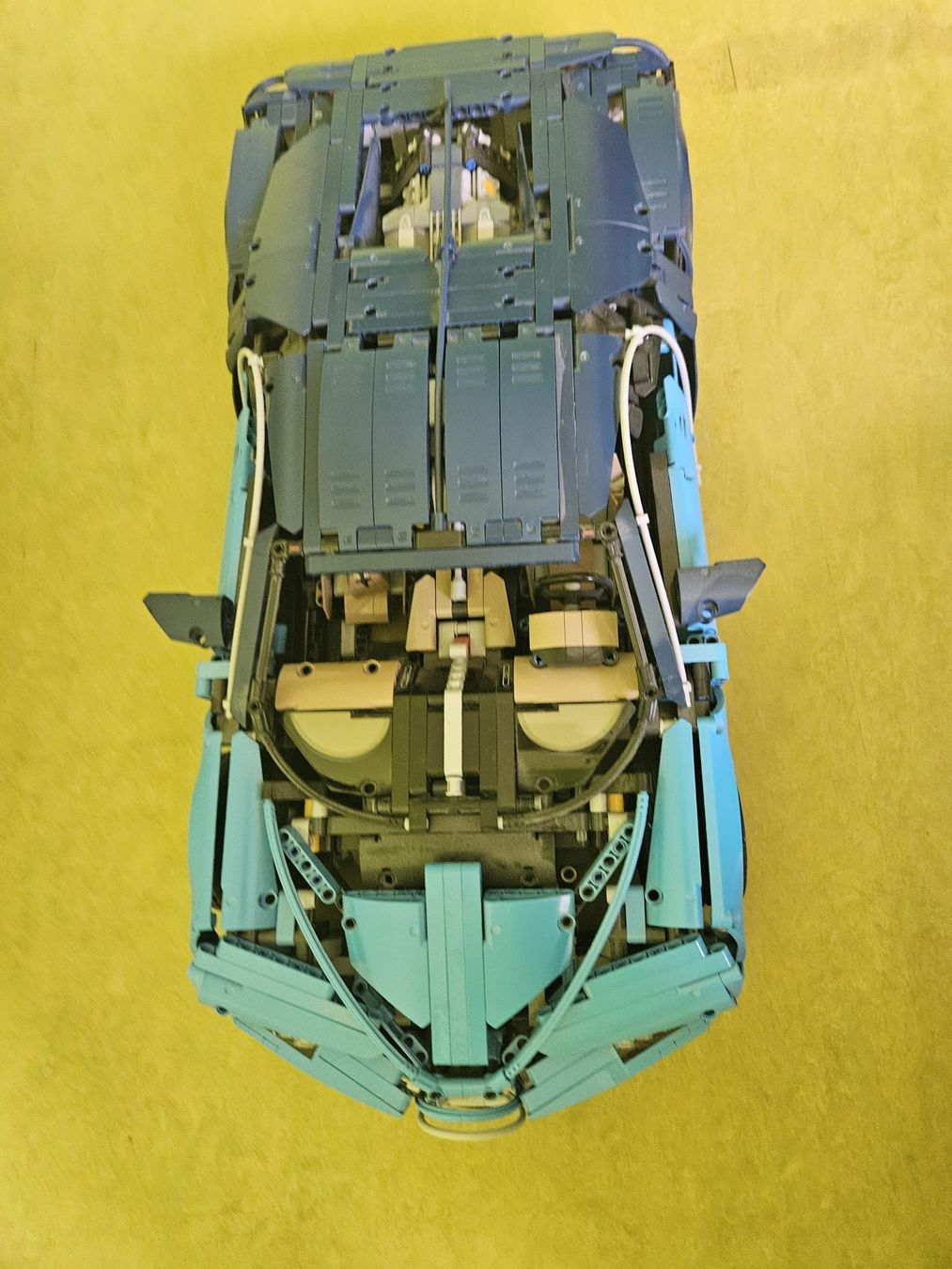 Lego Kit di costruzioni: Lego Technic Bugatti Chiron 42083 und light my bricks – Usato da Zell Zh venduto da Flexomat 2