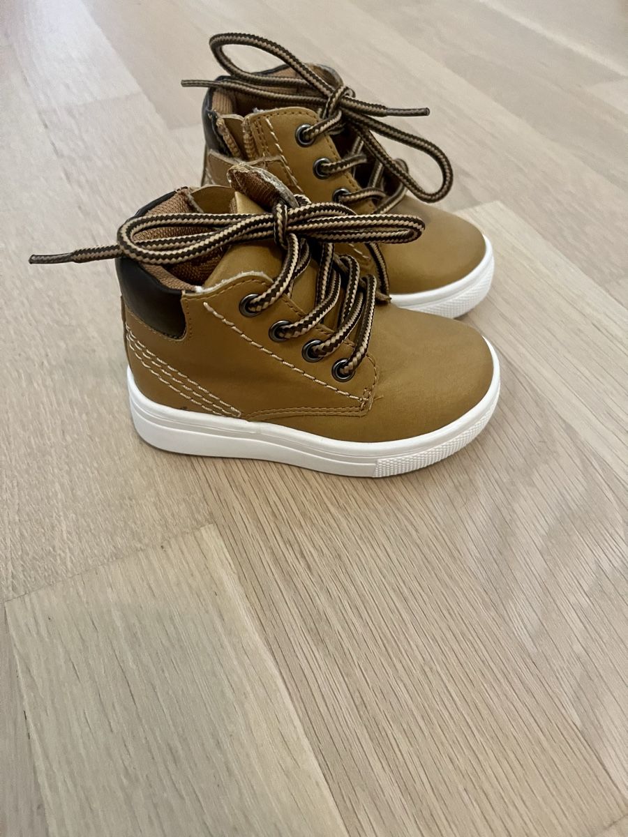 La Redoute Scarpe per ragazzi: Boots la Redoute Kinder Gr. 19 "NEU" – Nuovo (secondo la descrizione) da Wallisellen venduto da Romina83 1