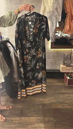Robe longue d'été à fleurs noirs& orange - Taille S/M