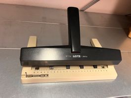 Leitz 5114 Akto Mehrfachlocher (4 verstellbare Locher)