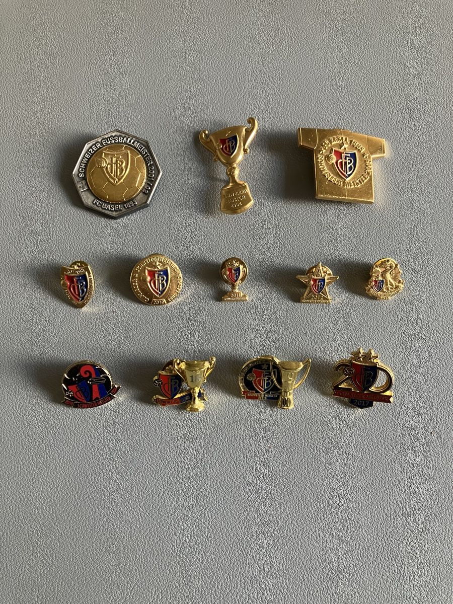 FC Basel Placchette & Badge: FC Basel Meister-Plaketten/Pins – Usato da Frenkendorf venduto da The_Moose