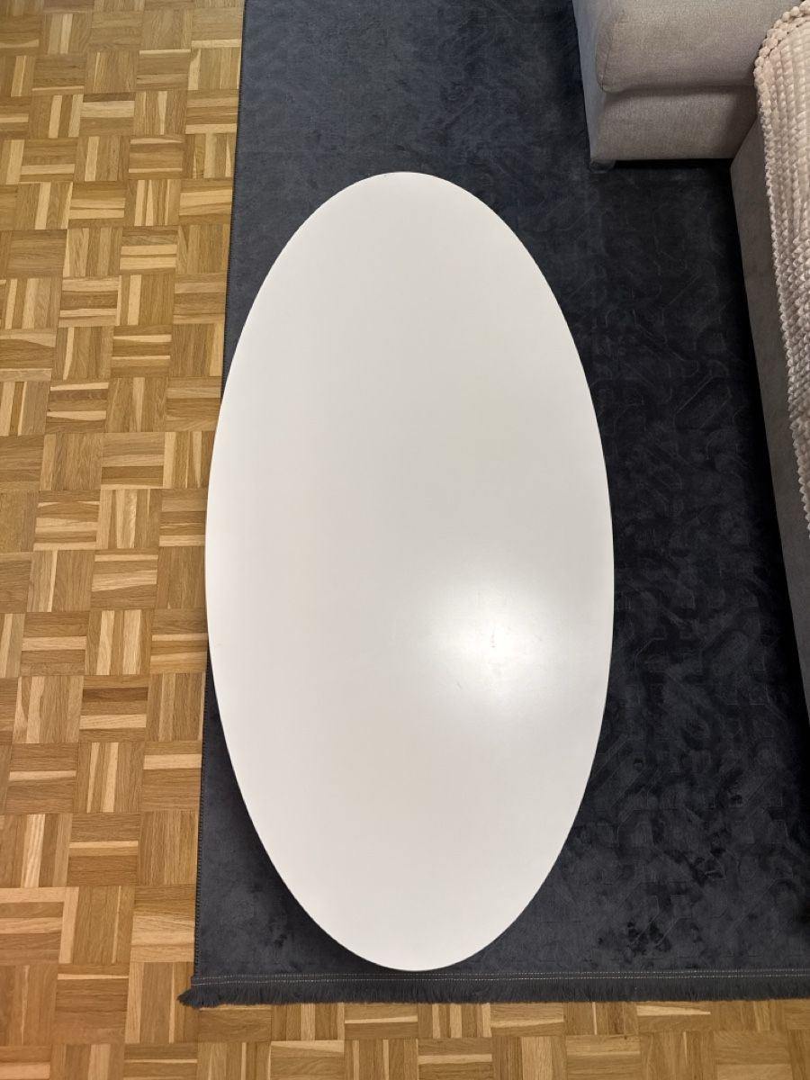 Tische: Couchtisch Oval Weiss mit Metallgestell – Gebraucht aus Horgen von Melosita0 1
