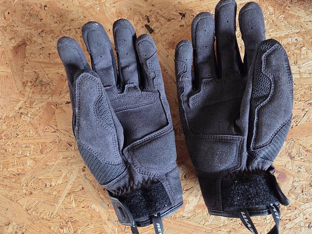 Autres accessoires hommes: Motorradhandschuhe – D'occasion à Lausen par 04362 1