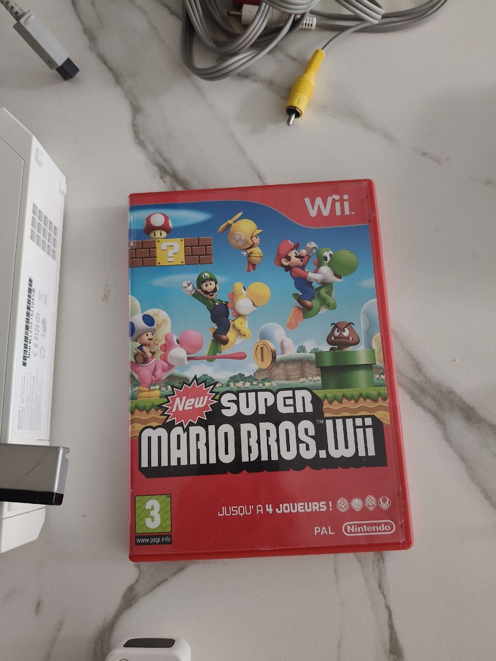 Nintendo Console: Nintendo Wii Konsole und 2 Controller Top mit Super mario – Usato da Oensingen venduto da ece_8k7q 2